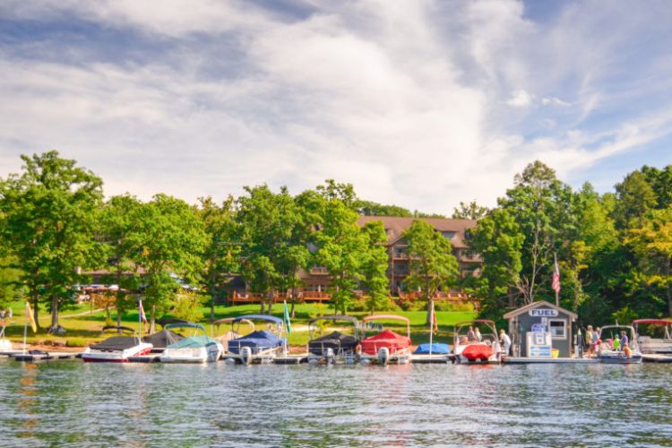 Silver Tree Marine at Suites at Silver Tree